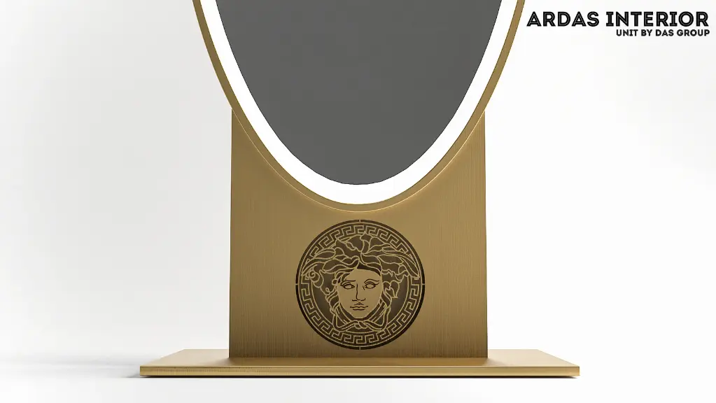 versace_mirror_2.webp